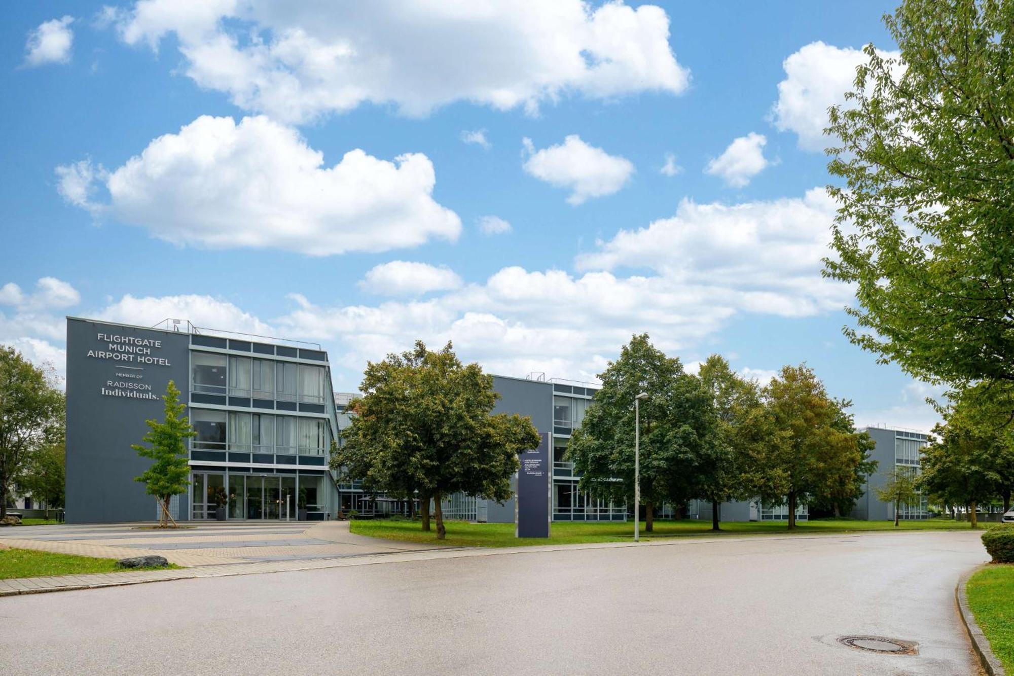 Flightgate Munich Airport Hotel, A Member Of Radisson Individuals Hallbergmoos Exterior photo